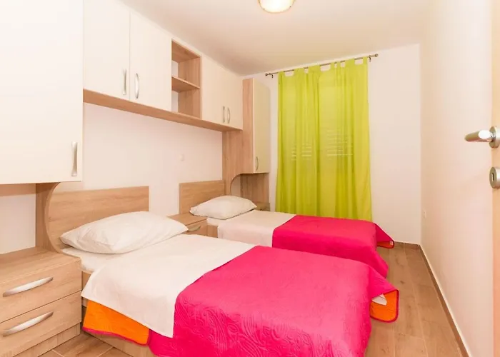 By The Sea - 16249 보디체