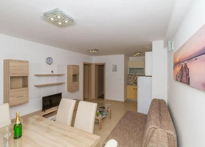 By The Sea - 16249 Apartamento Vodice